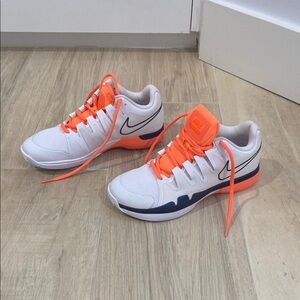 NWT Size 7.5 Nike Zoom Tennis White and Orange Sneakers